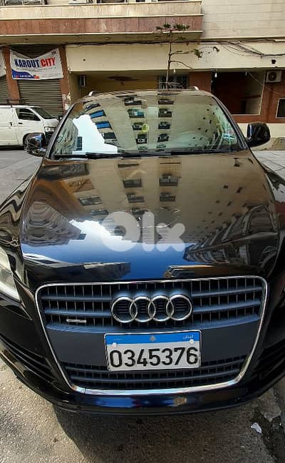 Audi Q7 Quattro Premium Plus 2008 black on black سيارة بيت