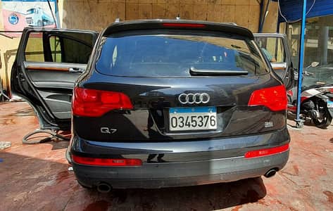 Audi Q7 Quattro Premium Plus 2008 black on black سيارة بيت
