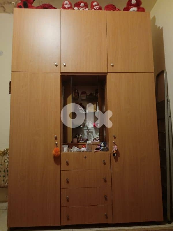 Room closet 0