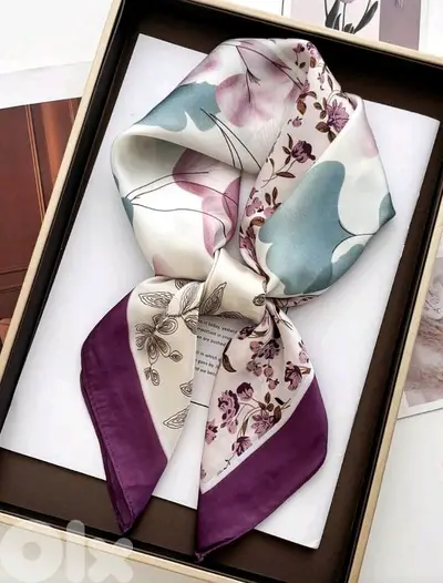 New Woman Elegant Retro Fashion Printed Square Satin Scarf