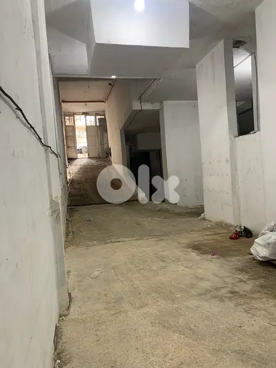 مستودع للبيع مساحة ٦٠٠ متر علو ٦ أمتار