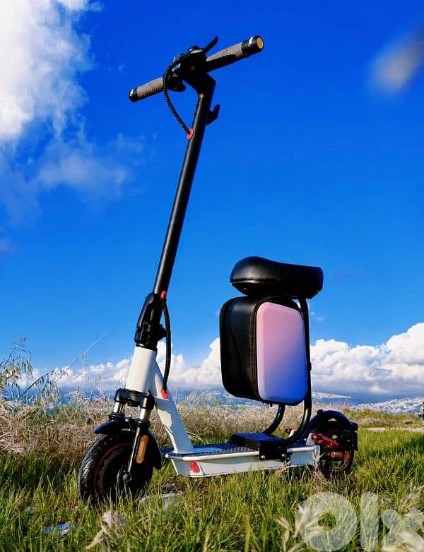 new scooter 0km in box with tool kit and original charger 0