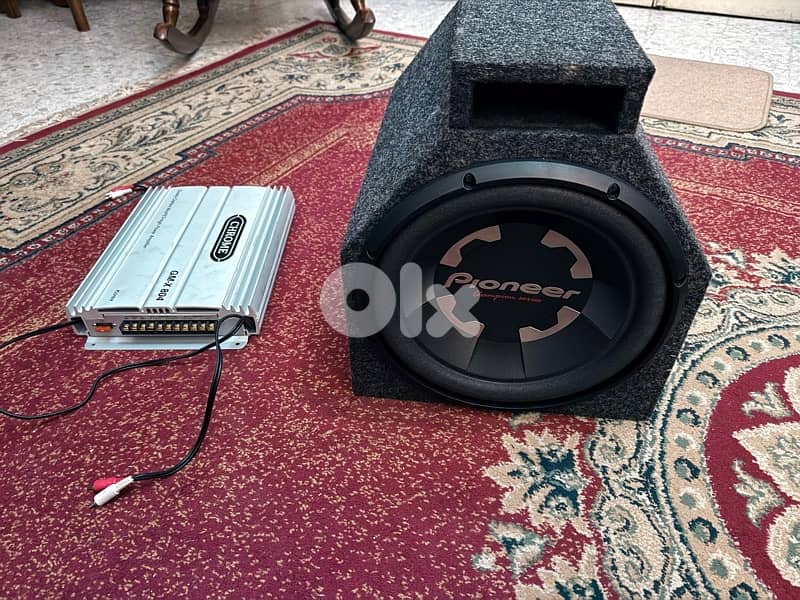Pioneer subwoofer and amplifier 0