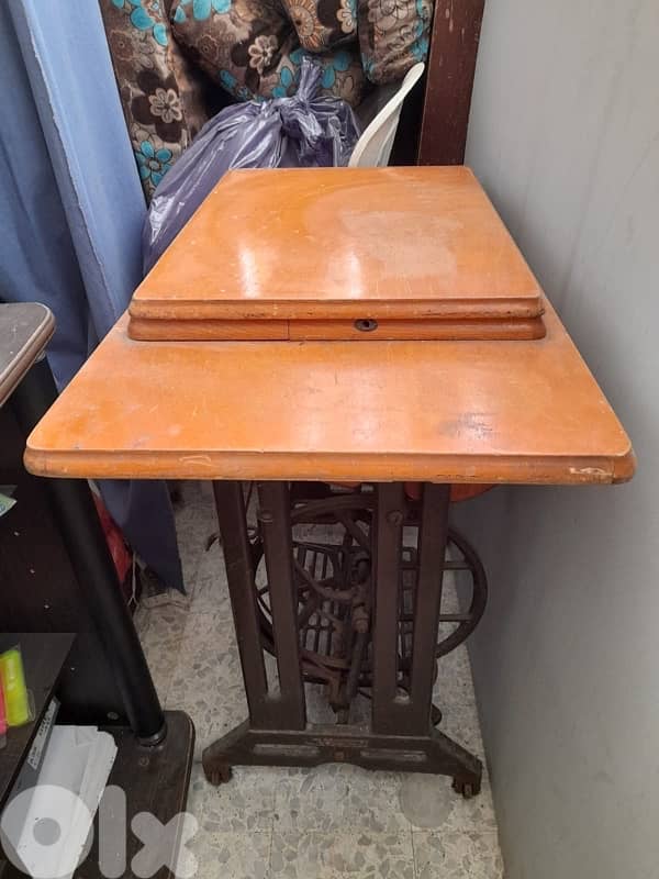 Vintage Sewing Machine 3