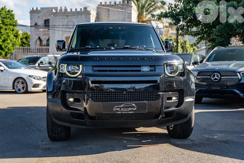 Land Rover Defender 2023 0