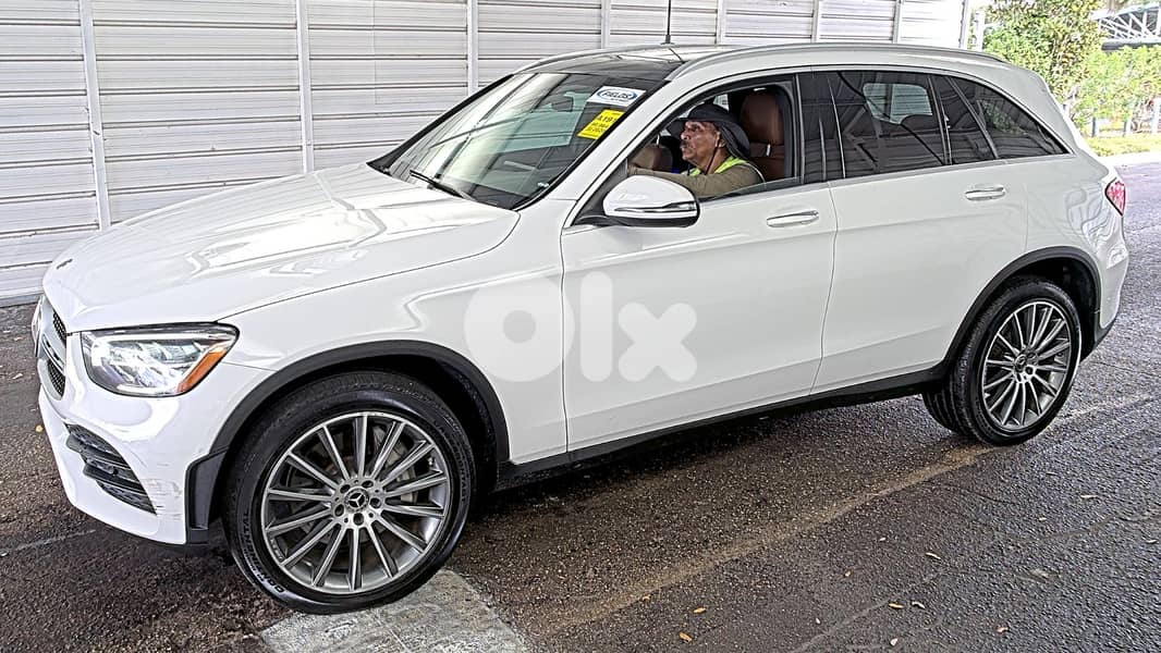 2020 Mercedes GLC300 4-Matic AMG Package 0
