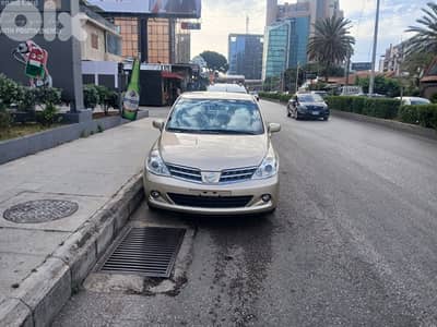 Nissan Tiida 2010