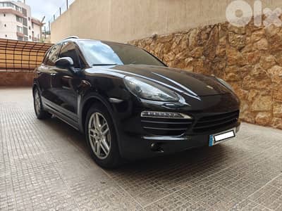 Porsche Cayenne 2013 Cayenne S Original Black on Black Special Edition