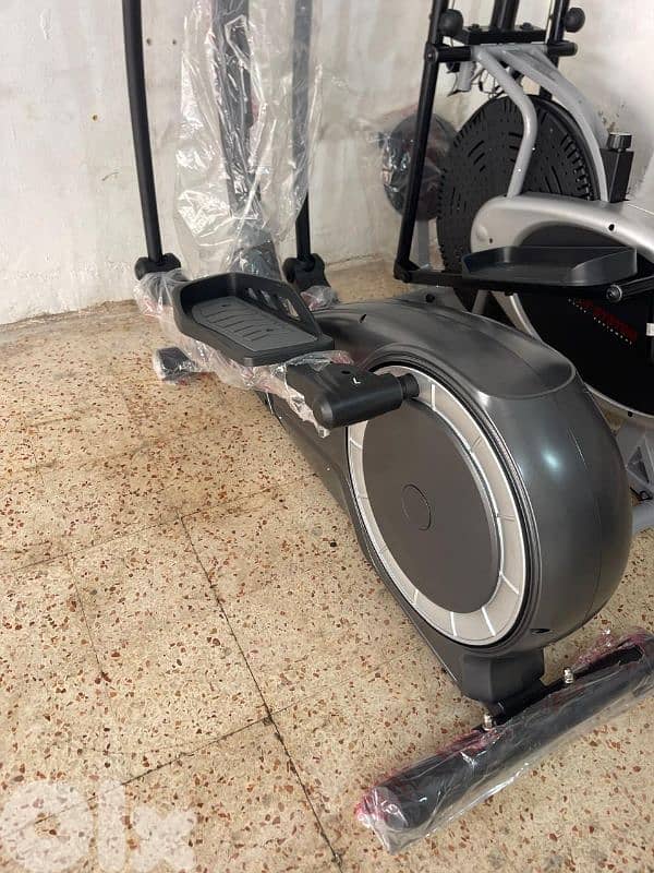 Ellipticalheavy duty hold up to 140kg 3