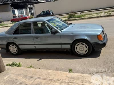 Mercedes-Benz 230 1988