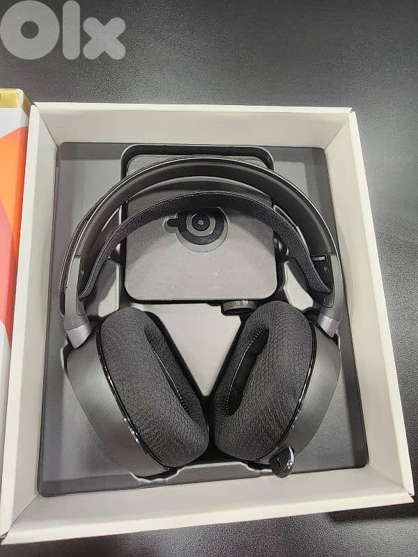 Steelseries Arctis Pro Wireless Headset 1