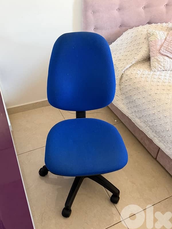Blue Rolling Office Chair 0