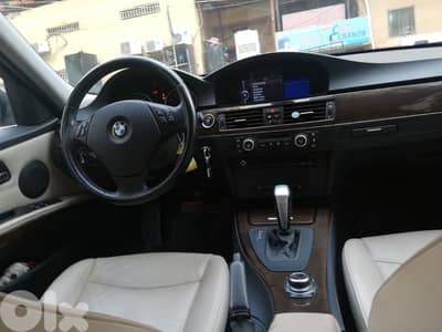 BMW 3-Series 2009 E90 with screen