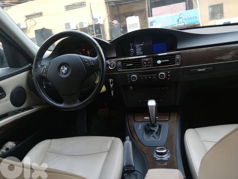 BMW 3-Series 2009 E90 with screen 0