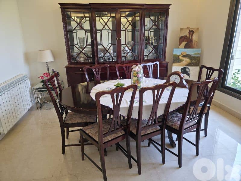 Full dining room made of massif wood, including an expandable table 0