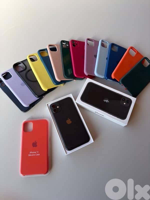 iPhone 11 USED LIKE NEW + more than 10 cover cases 7