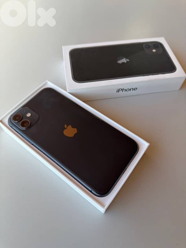iPhone 11 USED LIKE NEW + more than 10 cover cases 9
