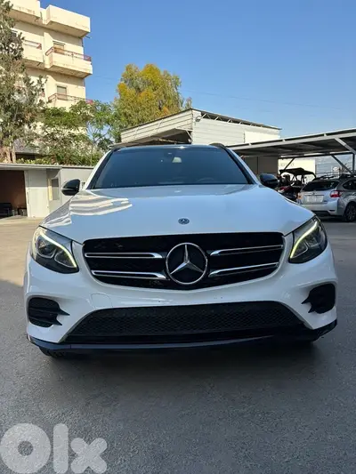Mercedes Glc 300 4matic 2018 AMG package clean Carfax
