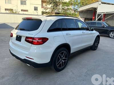 Mercedes Glc 300 4matic 2018 AMG package clean Carfax