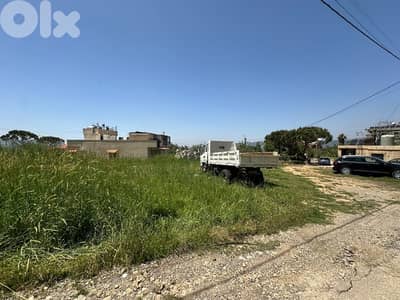 1130m land zone 25/50 three floor building Qobeih Hammana RasMetn