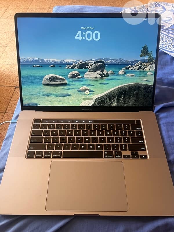 Macbook Pro 0