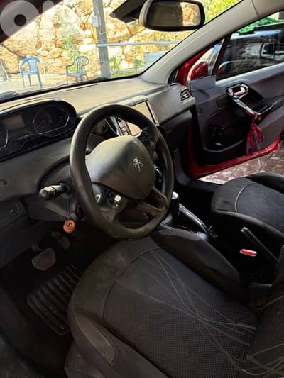 Peugeot 208 2013
