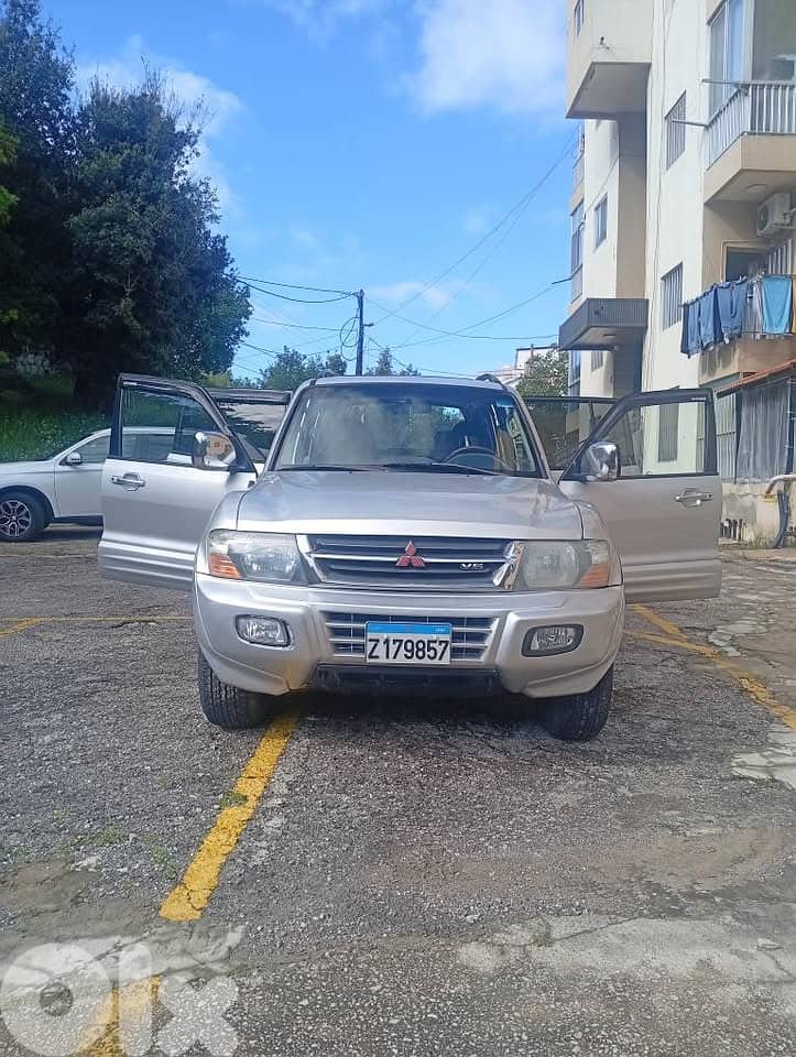 Mitsubishi Montero 2002 0