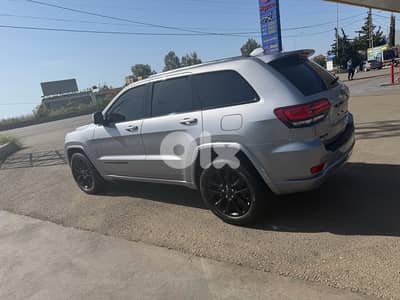 2018 grand cherokee altitude 4x4