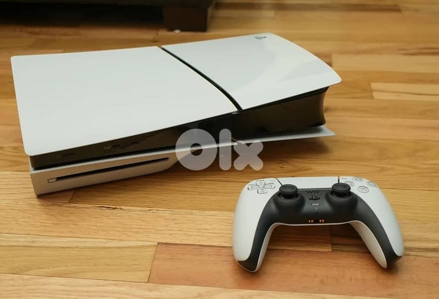 PS5 Slim Disc Edition 1 TB with 2 controller 0