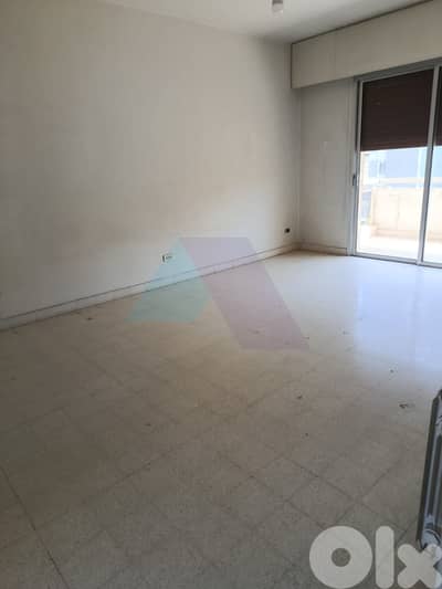 280m2 apartment 4rent in Ain el remaneh - شقة للإيجار في عين الرمانة
