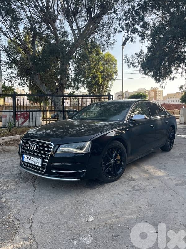 Audi S8 2014  mint condition 0