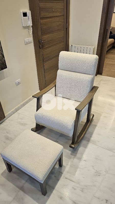 Glider Rocking Chair 0