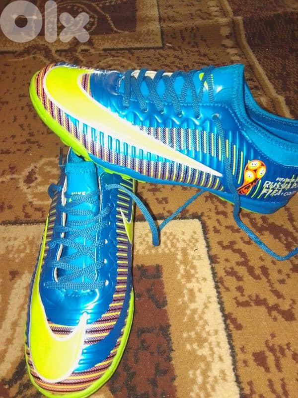 Football shoes 0