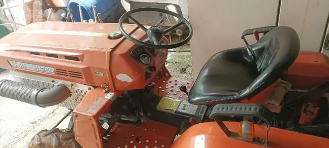 تراكتور kubota B1200 تراكتور kubota B1200