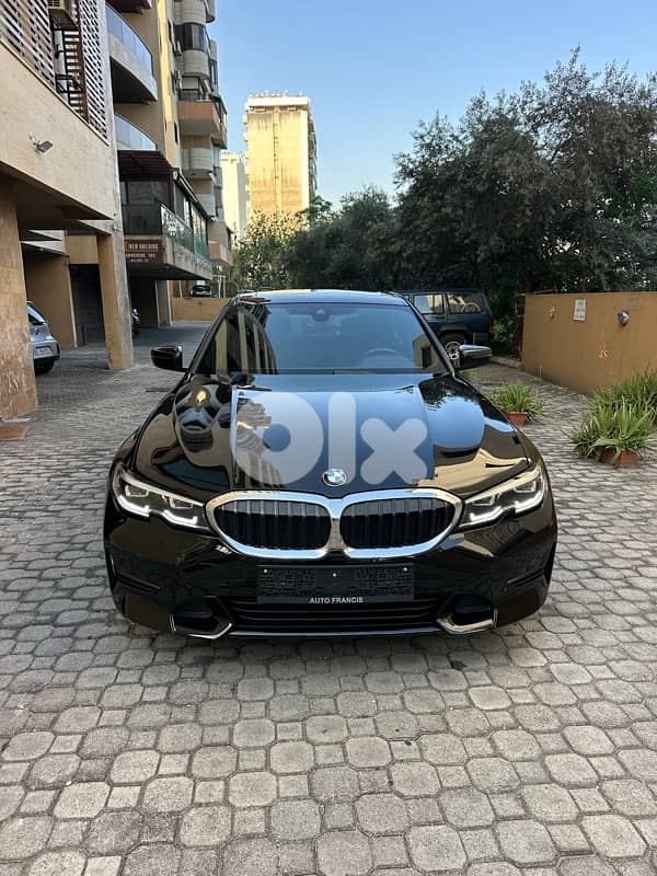 BMW 330i x-drive Sport Package 2019 black on black (clean carfax) 0
