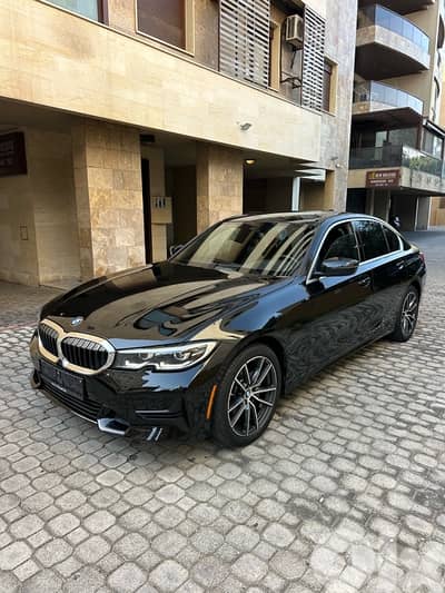 BMW 330i x-drive Sport Package 2019 black on black (clean carfax)