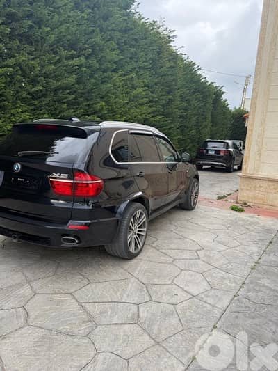 BMW 5-Series 2011