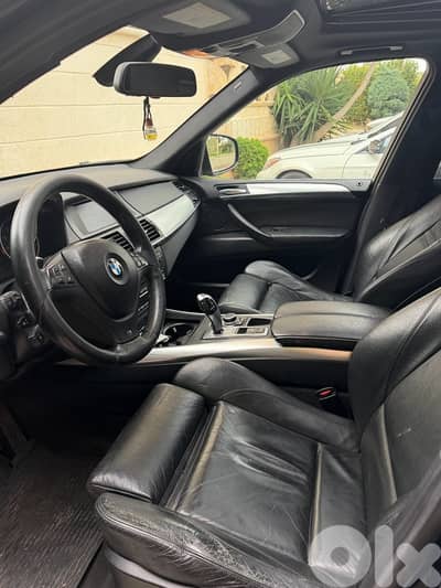 BMW 5-Series 2011