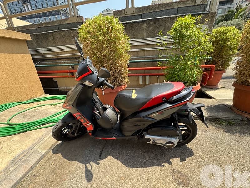 aprilia sr150 0