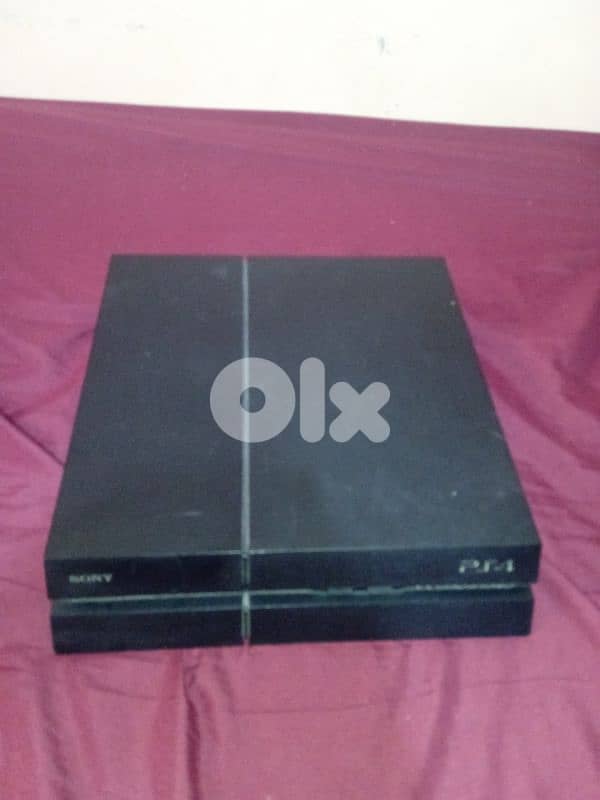 PS4 Fat Used As New (Super Clean) 1