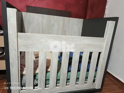 تخت ولادي  مستعمل حالة جيدة بدون فرشة