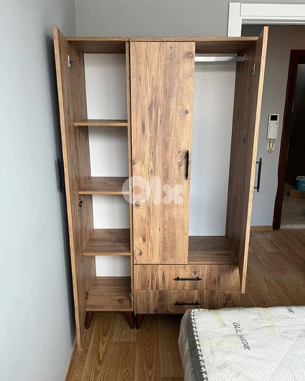 New Closet 3 Doors High Quality 0