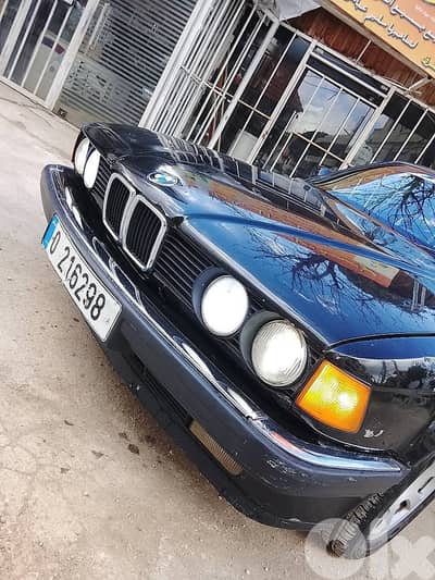 BMW 7-Series 1990