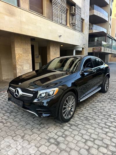 Mercedes GLC 300 coupe AMG-line 2019 black (clean carfax-37k miles)