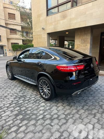Mercedes GLC 300 coupe AMG-line 2019 black (clean carfax-37k miles)