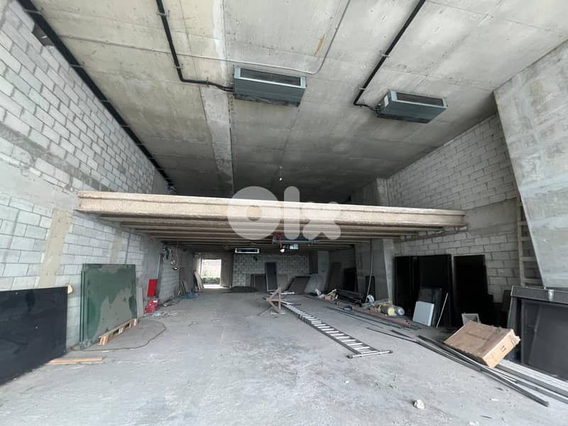 Spacious Commercial Store For Rent In Achrafieh 0