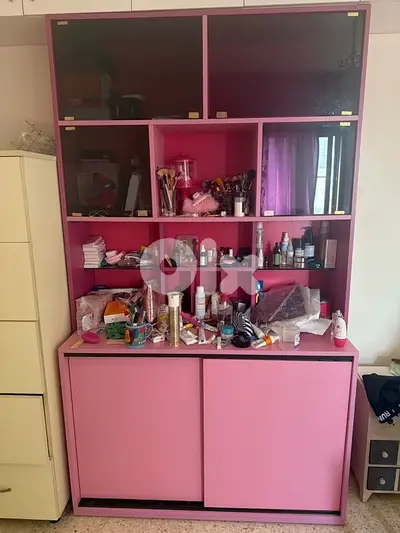 pink cabinet مكتبة زهري