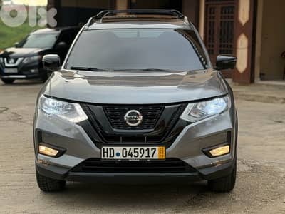 Nissan Rogue 2018 4wd 60 000 miles Black edition