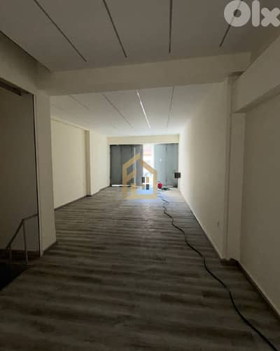 Shop for sale in Mar elias ML560 محل تجاري للبيع في مار إلياس