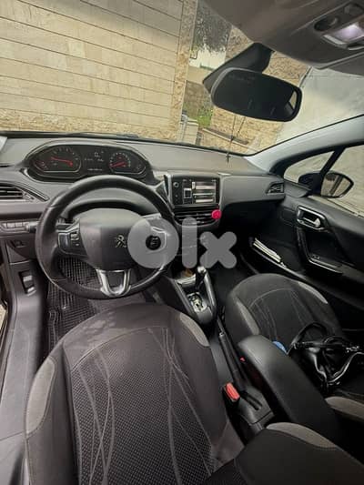 Peugeot 208 2013